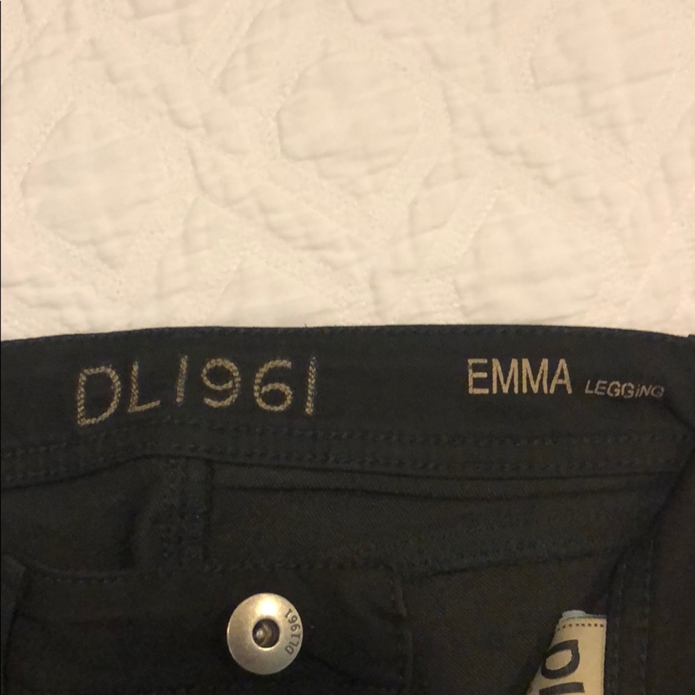 Black DL1961 Emma Legging Jeans. Barely worn! - Picture 5 of 5